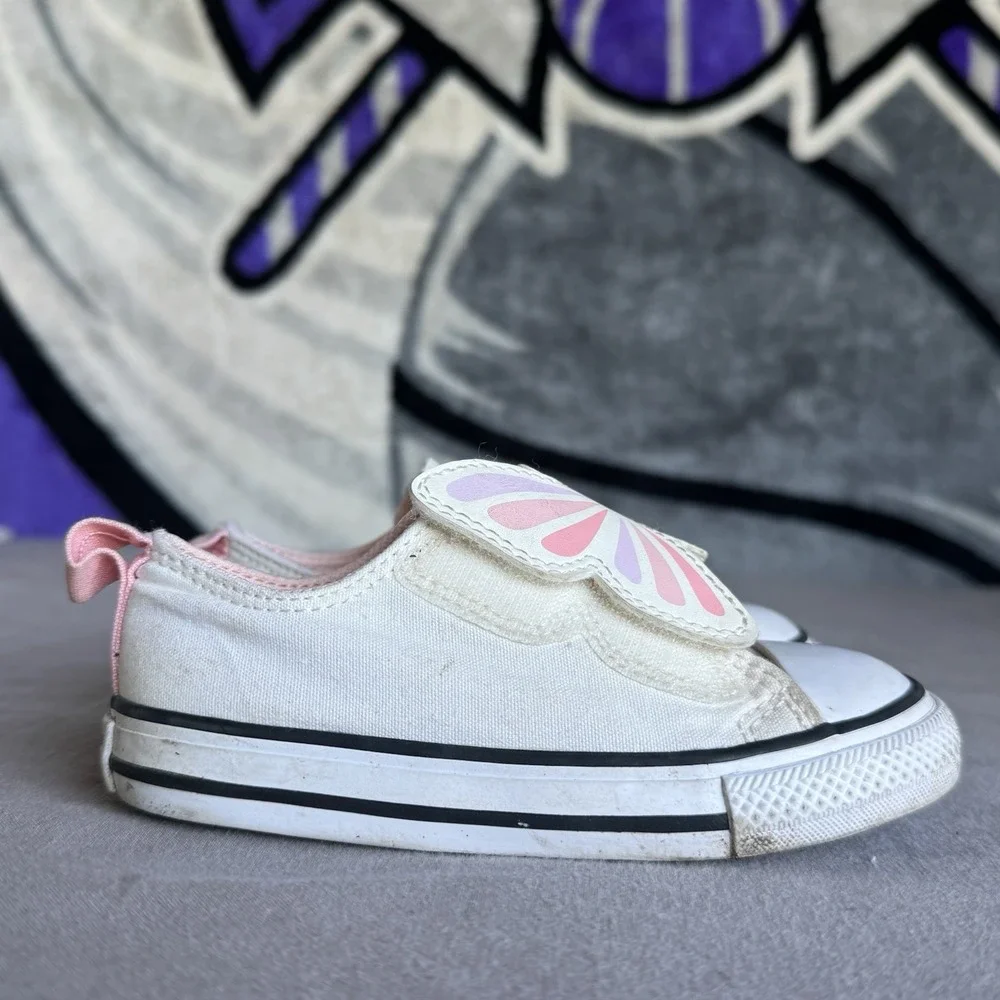 Size 8c - Girl's Sneakers Converse Chuck Taylor All Star Butterfly Shoes